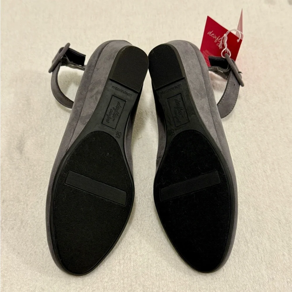 Gray Faux Suede Ankle Strap Wedge Sandals Comfort Cushioned Women’s 8.5 NWT